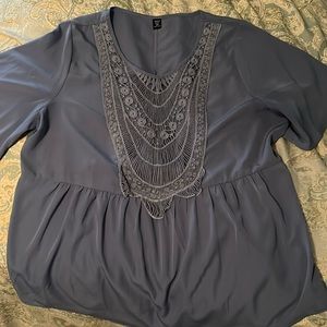 SHEIN Curve dusty blue short sleeve flowy top with embroidered detail, size 2XL